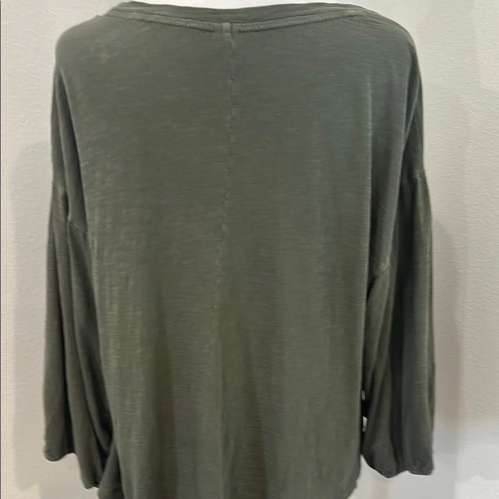 Old Navy Olive Women's Top - Picture 9 of 11